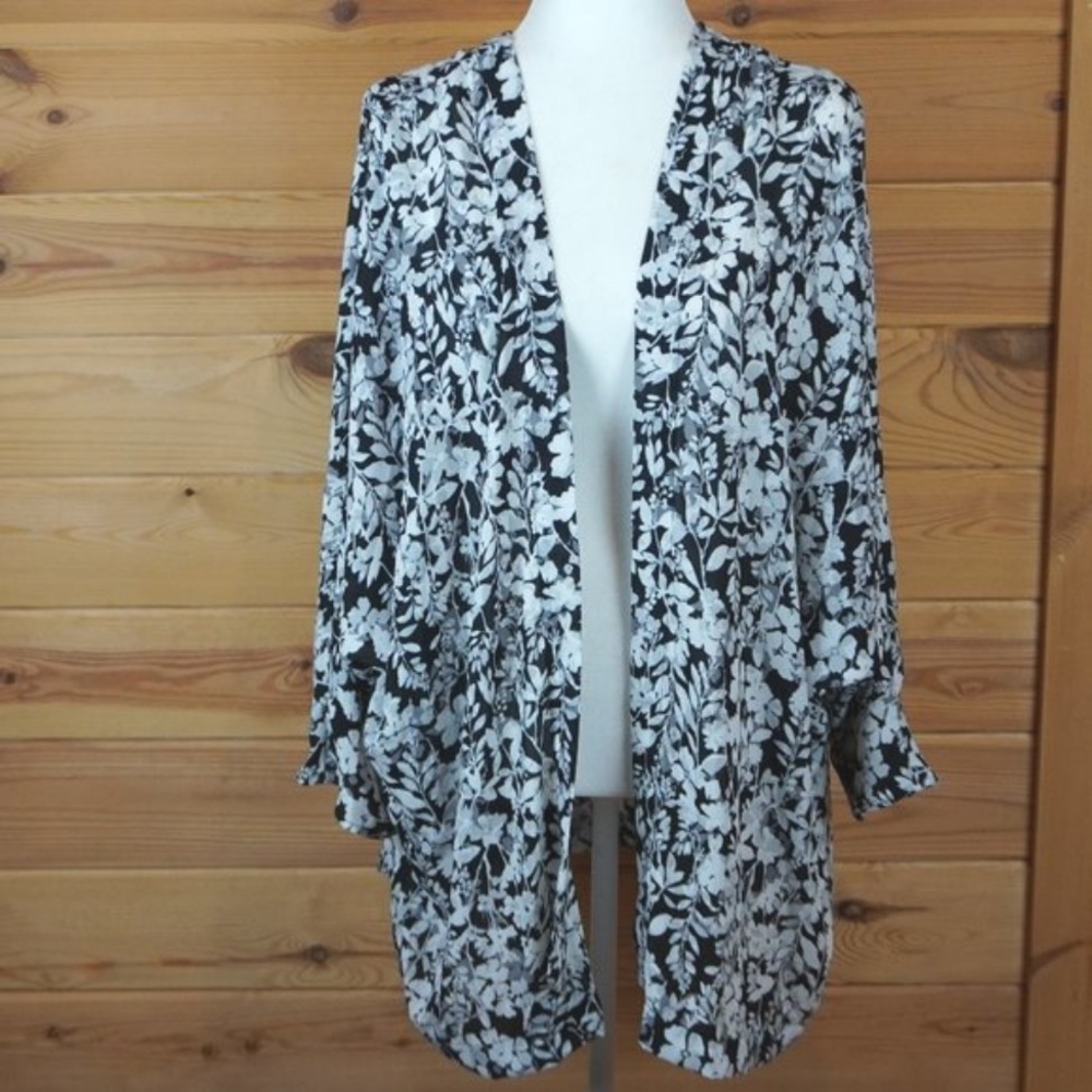 Lane Bryant Black and White Sheer Cardigan Top Size 18/20